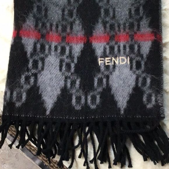 Fendi scarf - Picture 2 of 6